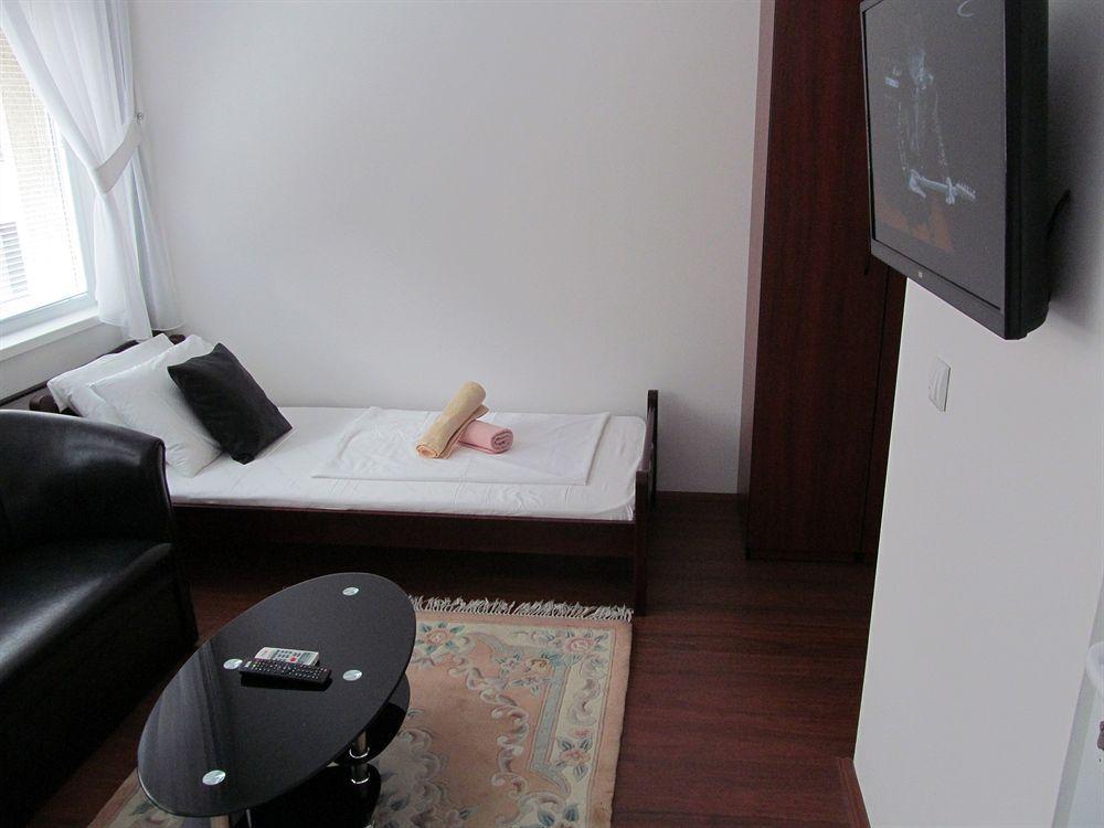 Downtown Apart Hotel Bane Belgrado Esterno foto