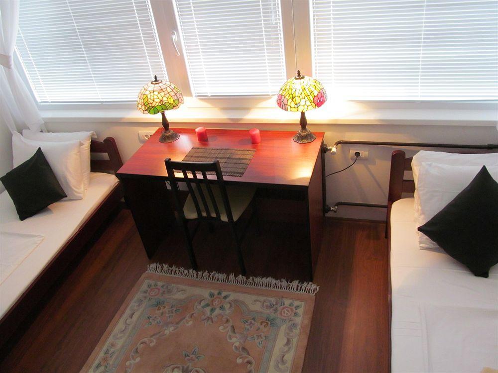 Downtown Apart Hotel Bane Belgrado Esterno foto