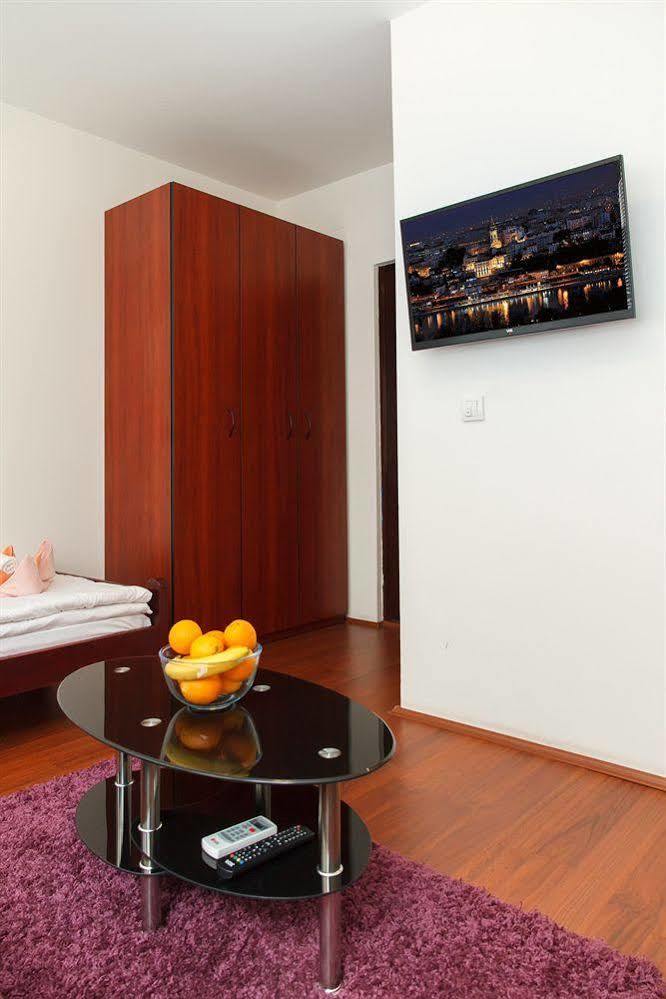 Downtown Apart Hotel Bane Belgrado Esterno foto