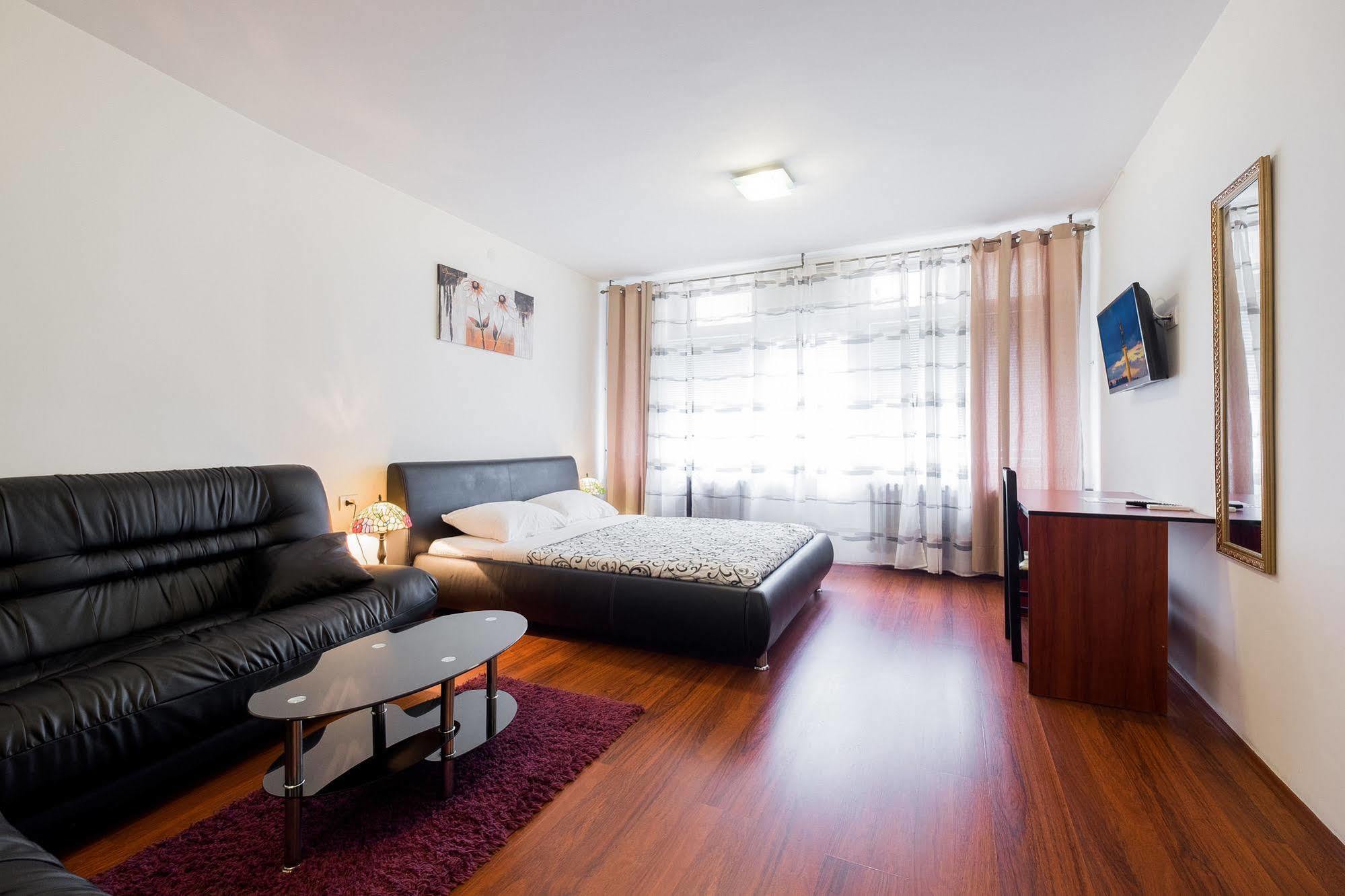 Downtown Apart Hotel Bane Belgrado Esterno foto