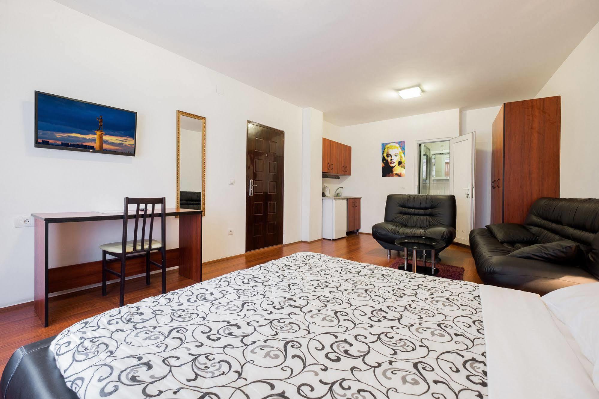 Downtown Apart Hotel Bane Belgrado Esterno foto